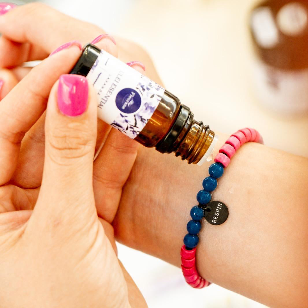 Bratara Aromaterapie cu Mesaj "Respir", "Zâmbesc" sau "Iubesc" - Fleurane.ro