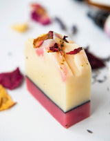 Sapun Roses, saculet cu lavanda BIO, ulei esential si apa florala - Fleurane.ro