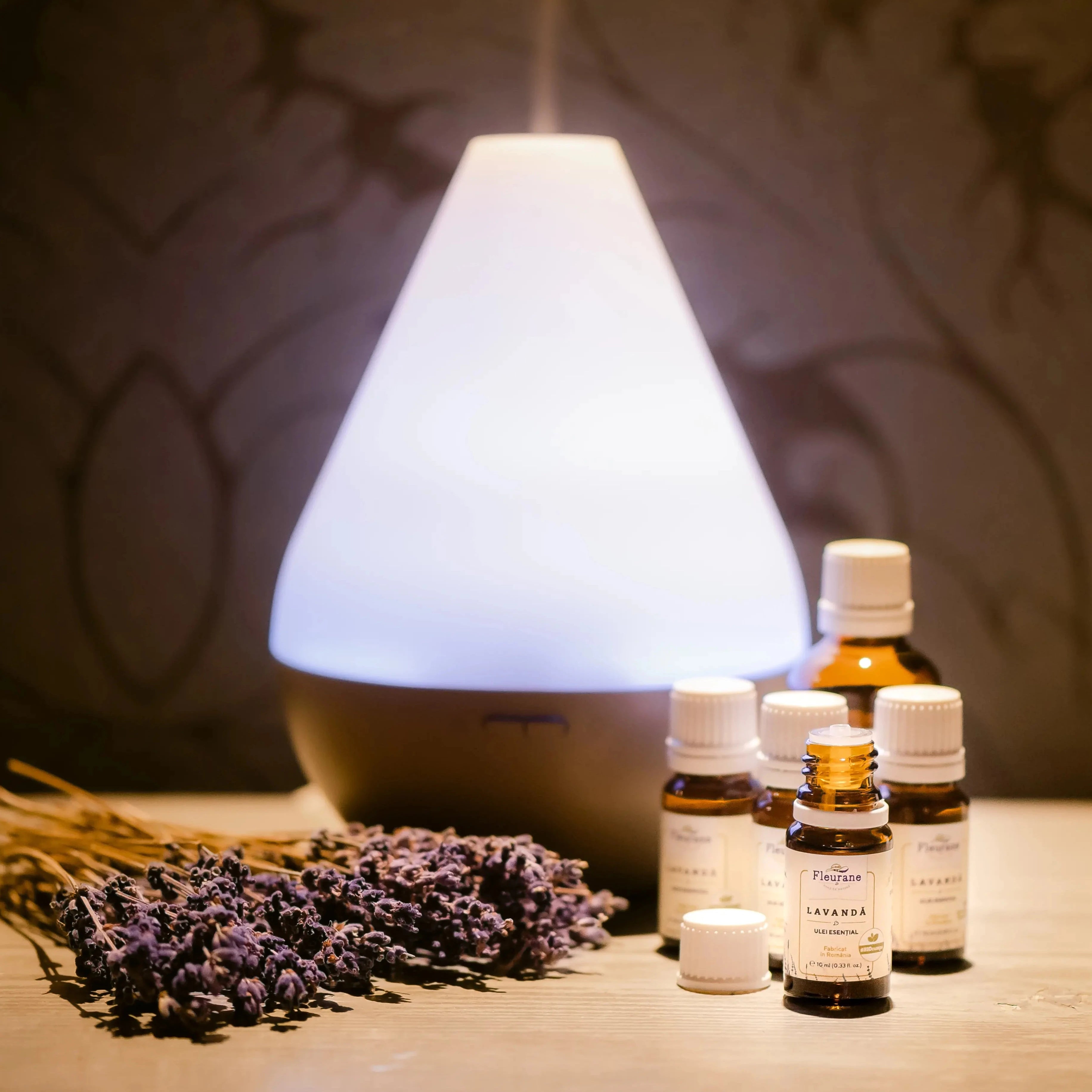 Ulei esential de lavanda pur - Fleurane.ro