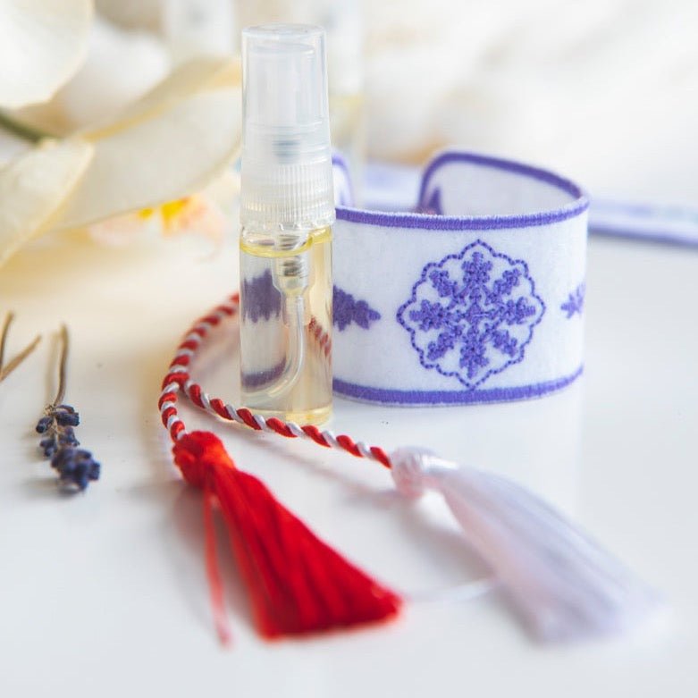 Bratara - martisor brodata si ulei esential de lavanda 3 ml - Fleurane.ro