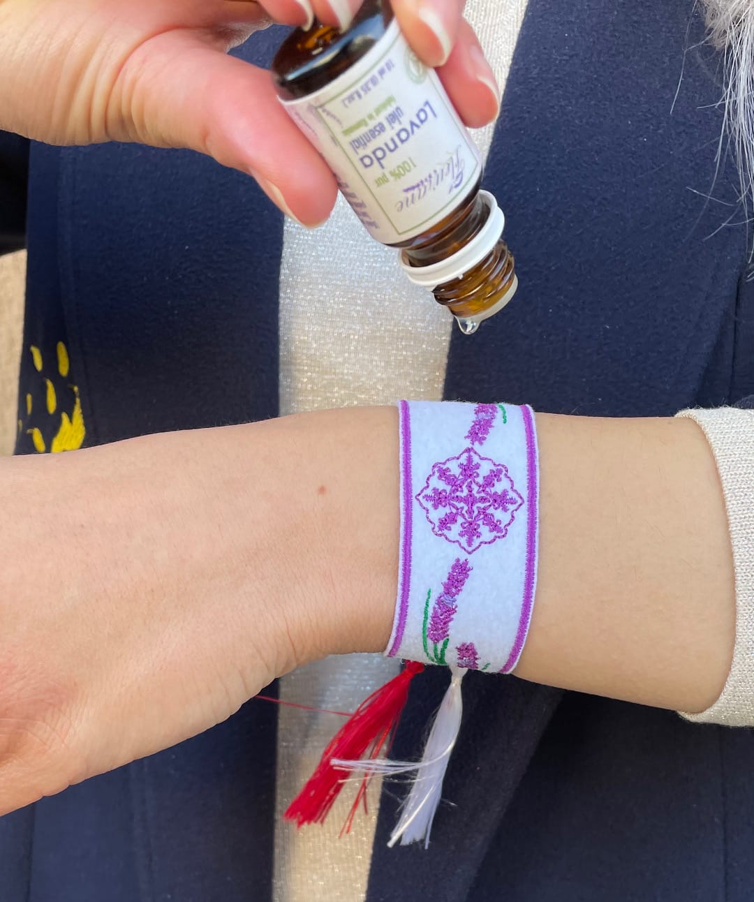 Bratara brodata cu design unic Fleurane - Fleurane.ro